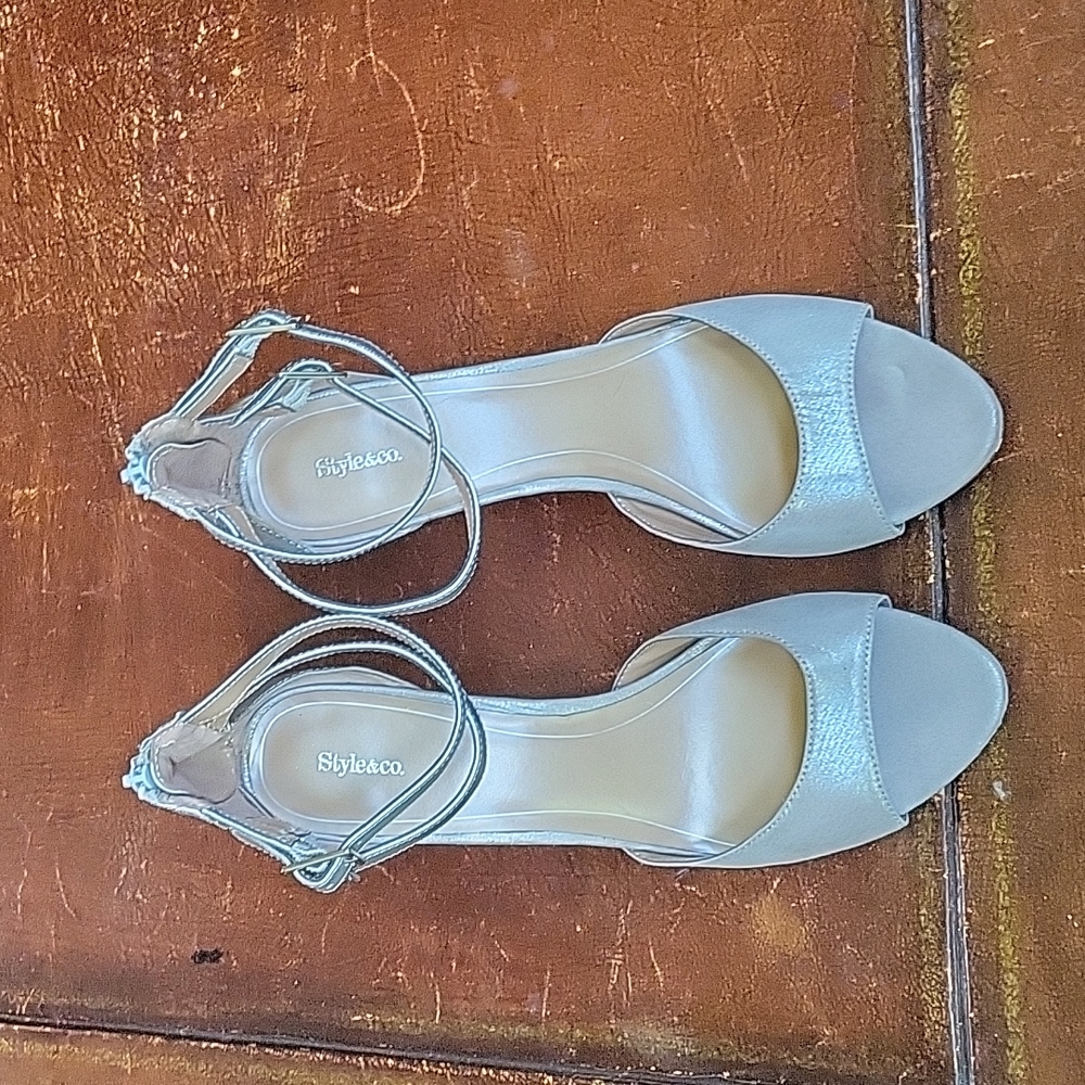 Style &co  adjustable two buckle straps open with back zip closure sandals